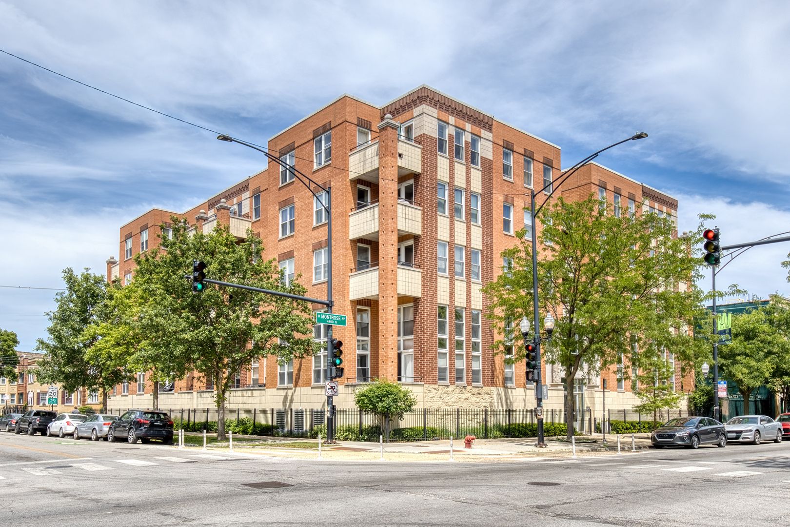 3550 W MONTROSE Avenue #308 — Chicago, IL 60618