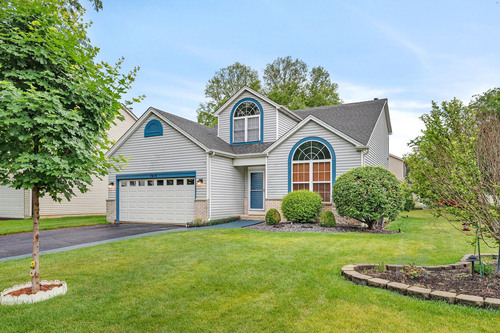 1915 Somerset Court — Romeoville, IL 60446
