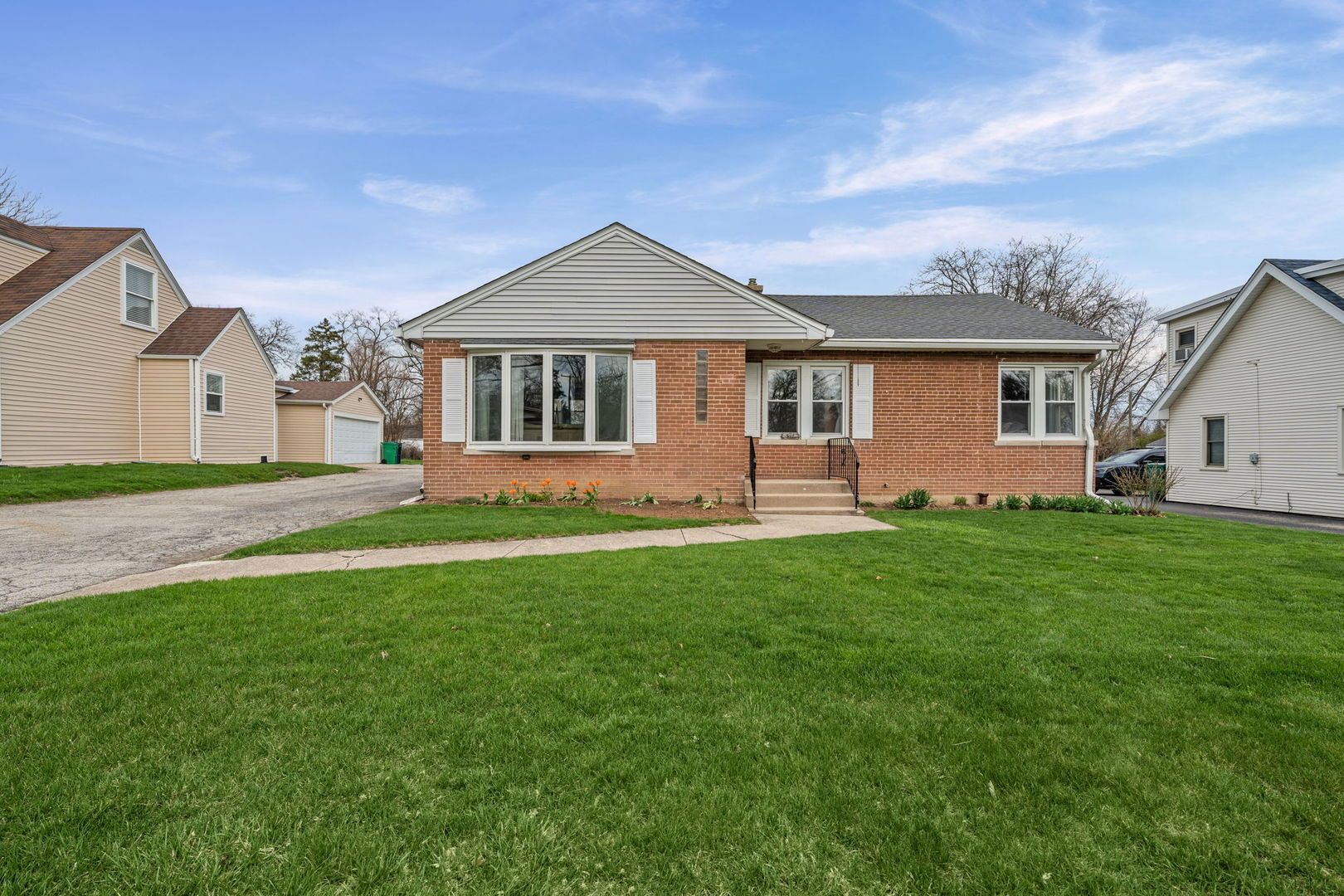 317 N Grace Street — Lombard, IL 60148