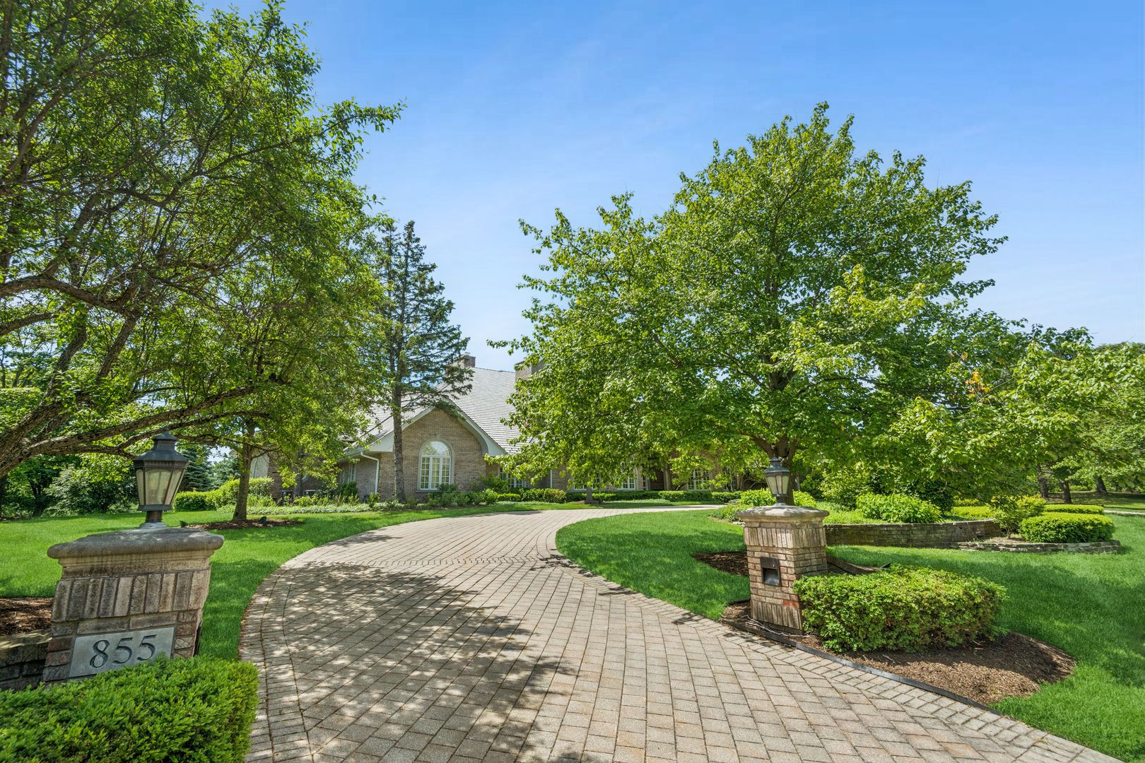 855 Jennifer Court — Lake Forest, IL 60045