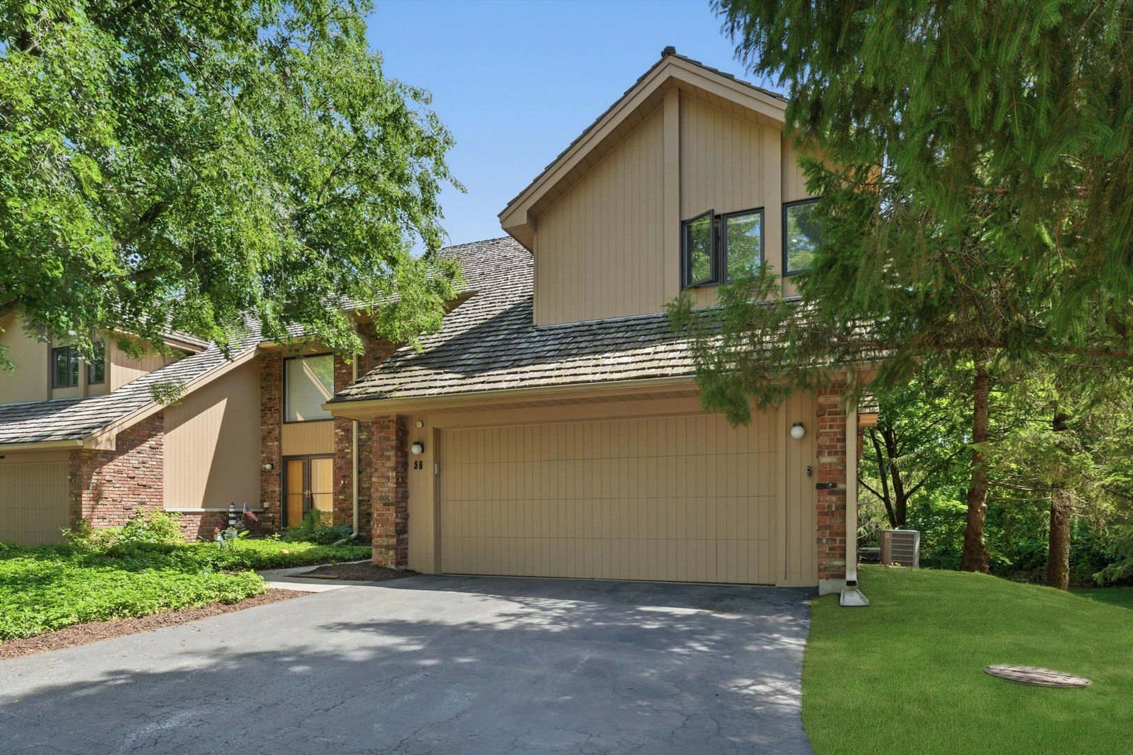 56 Oak Creek Court — Burr Ridge, IL 60527