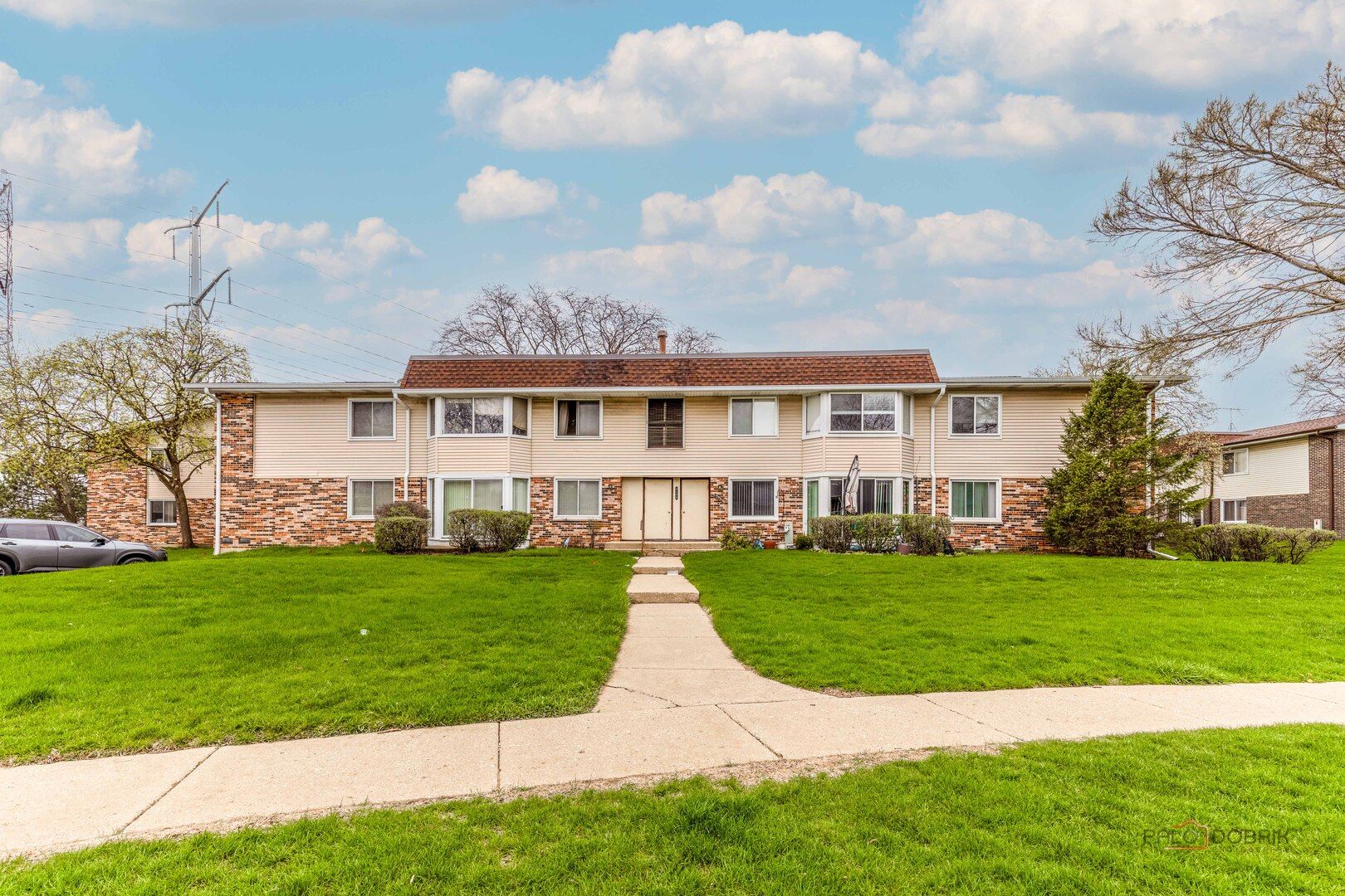 3100 Roberts Drive #5 — Woodridge, IL 60517