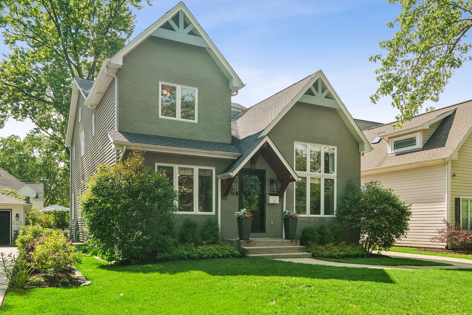 716 Highland Avenue — Barrington, IL 60010