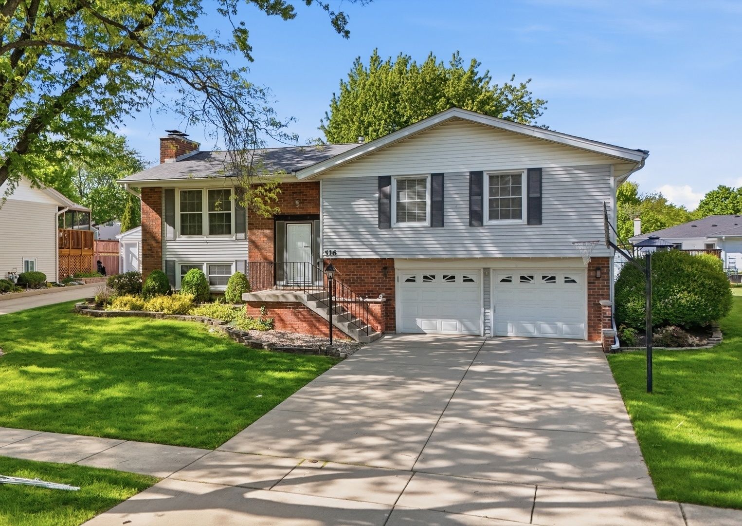516 Janine Lane — Schaumburg, IL 60193