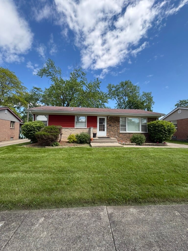 443 GROSVENOR Place — Chicago Heights, IL 60411