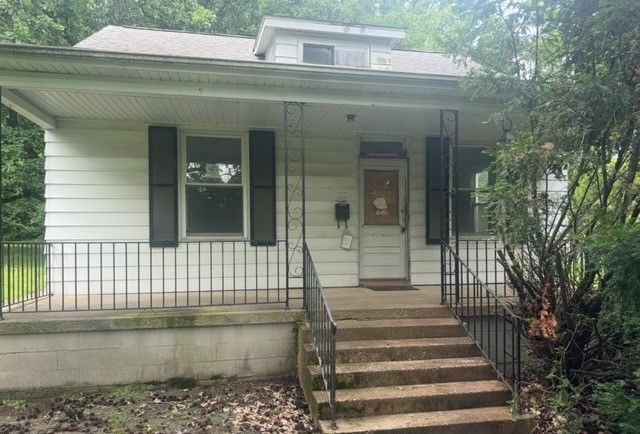 215 N Herman Street, Lebanon, IL 62254