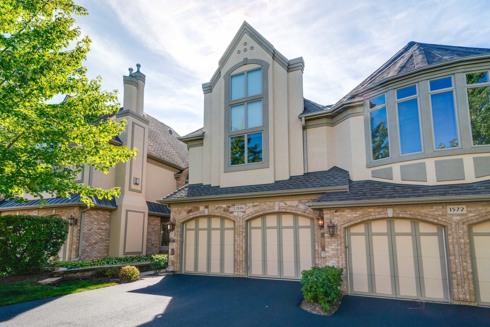 1576 S Kembley Avenue — Palatine, IL 60067