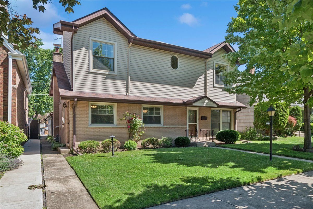 5832 Capulina Avenue — Morton Grove, IL 60053