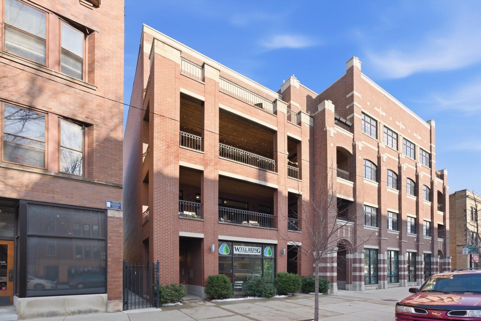 4821 N Damen Avenue #4 — Chicago, IL 60625