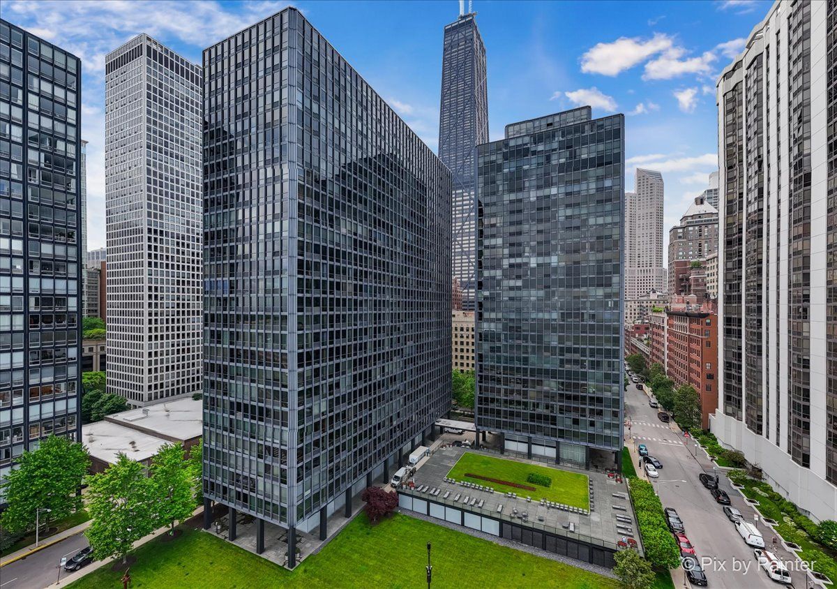 900 N LAKE SHORE Drive #2303 — Chicago, IL 60611