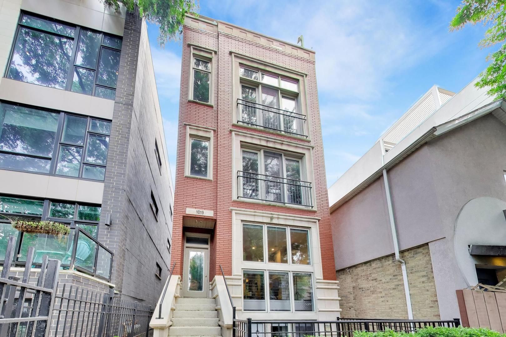 1019 N Honore Street #1 — Chicago, IL 60622