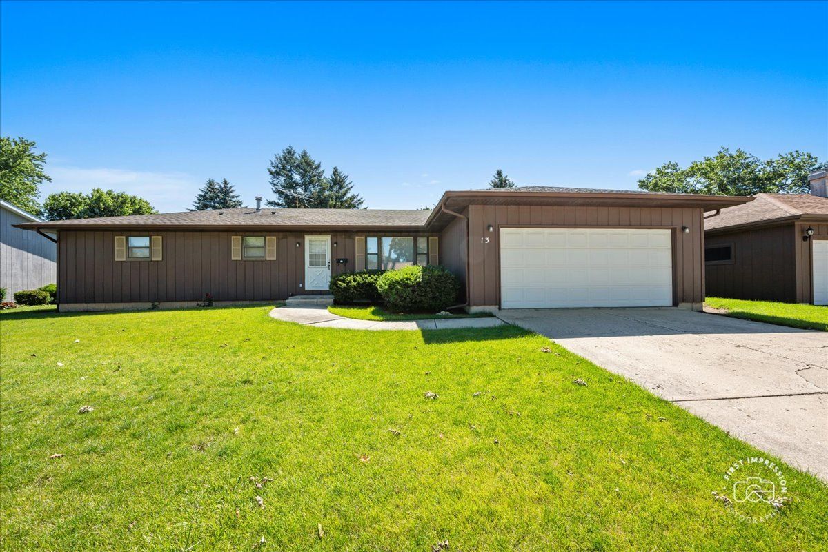 13 N Weston Avenue — Elgin, IL 60123