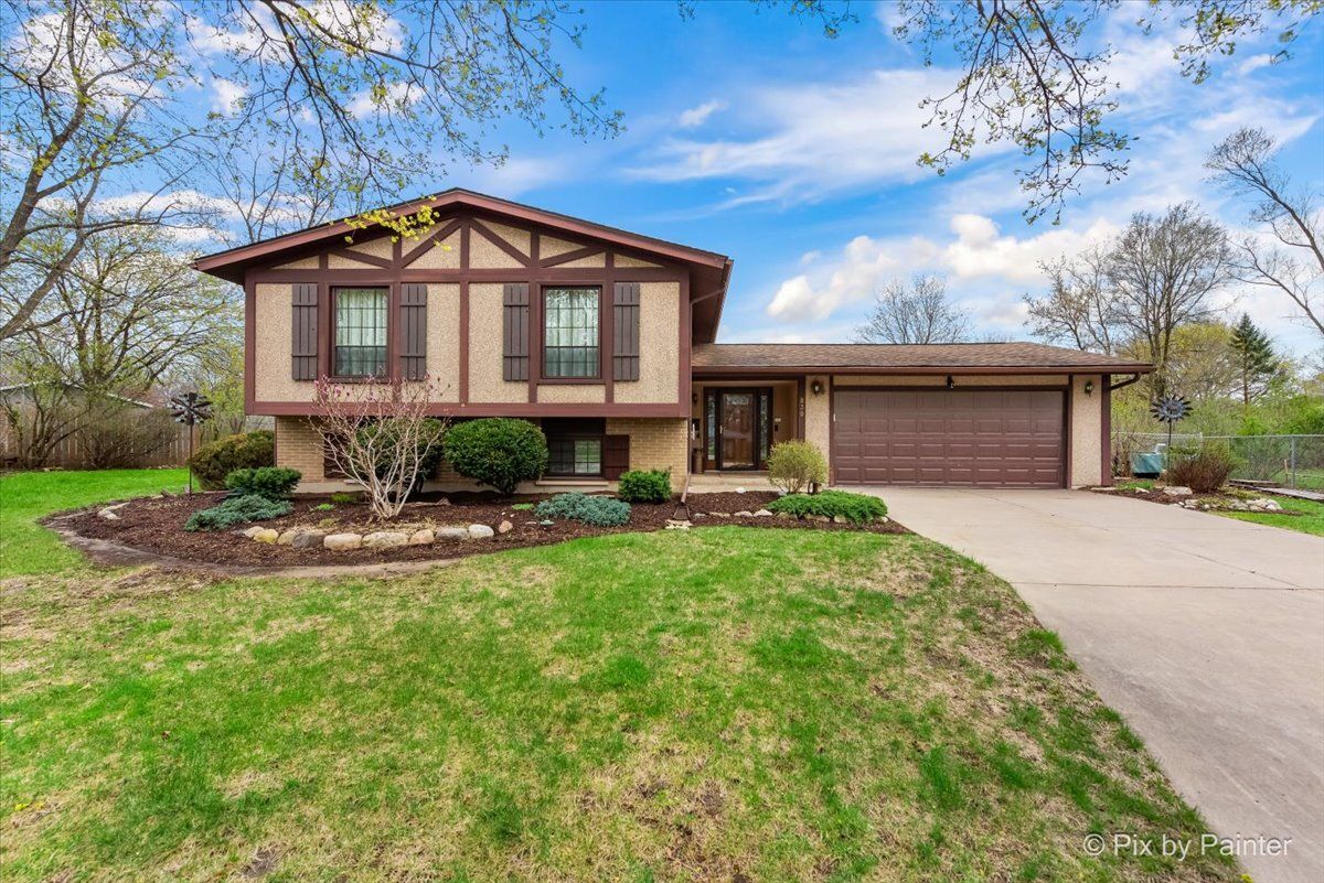 830 Buckingham Court — Crystal Lake, IL 60014