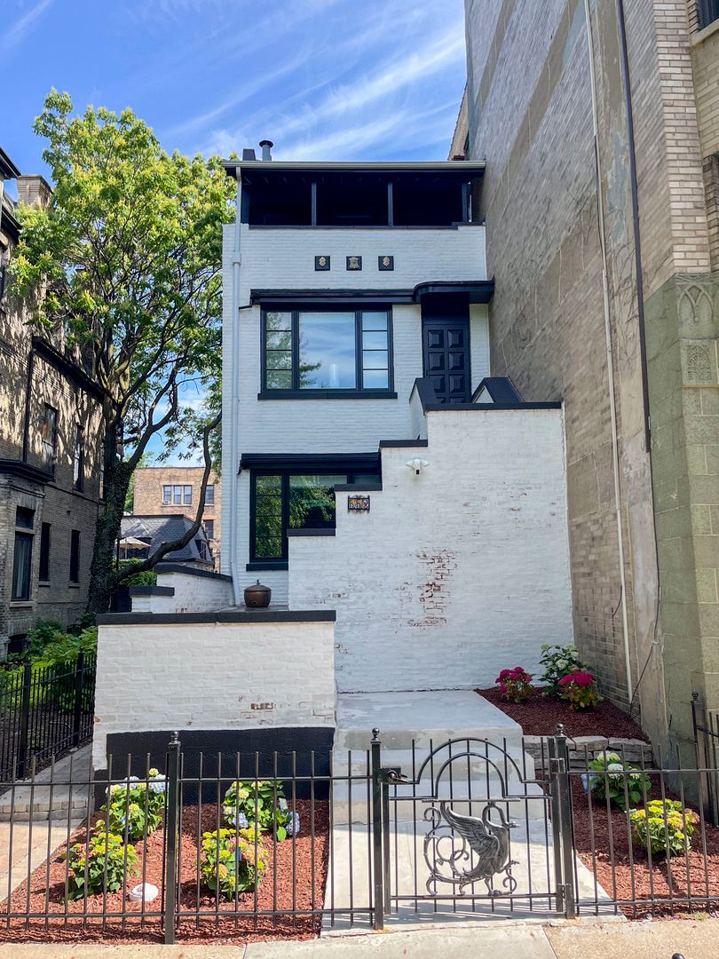 552 W Arlington Place — Chicago, IL 60614