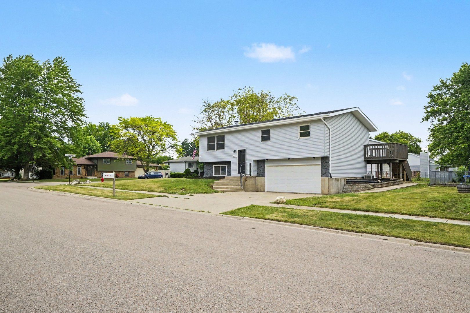651 Michigan Avenue — South Elgin, IL 60177