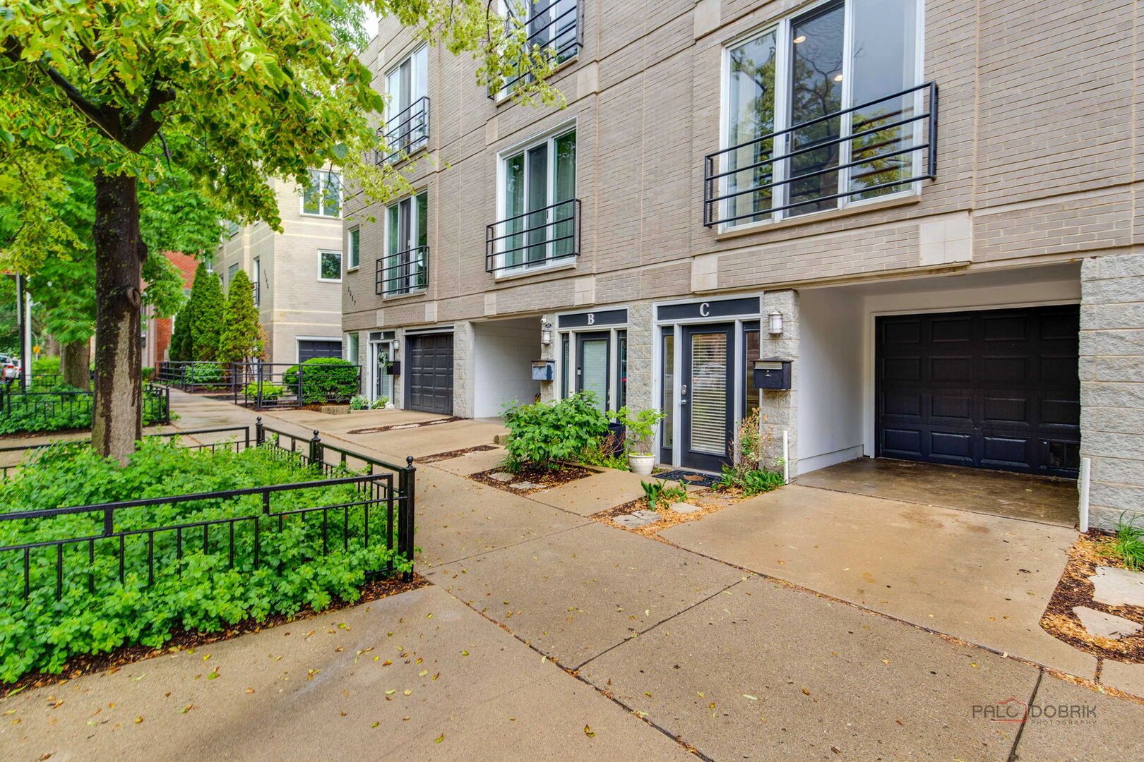 1157 W Newport Avenue #C — Chicago, IL 60657