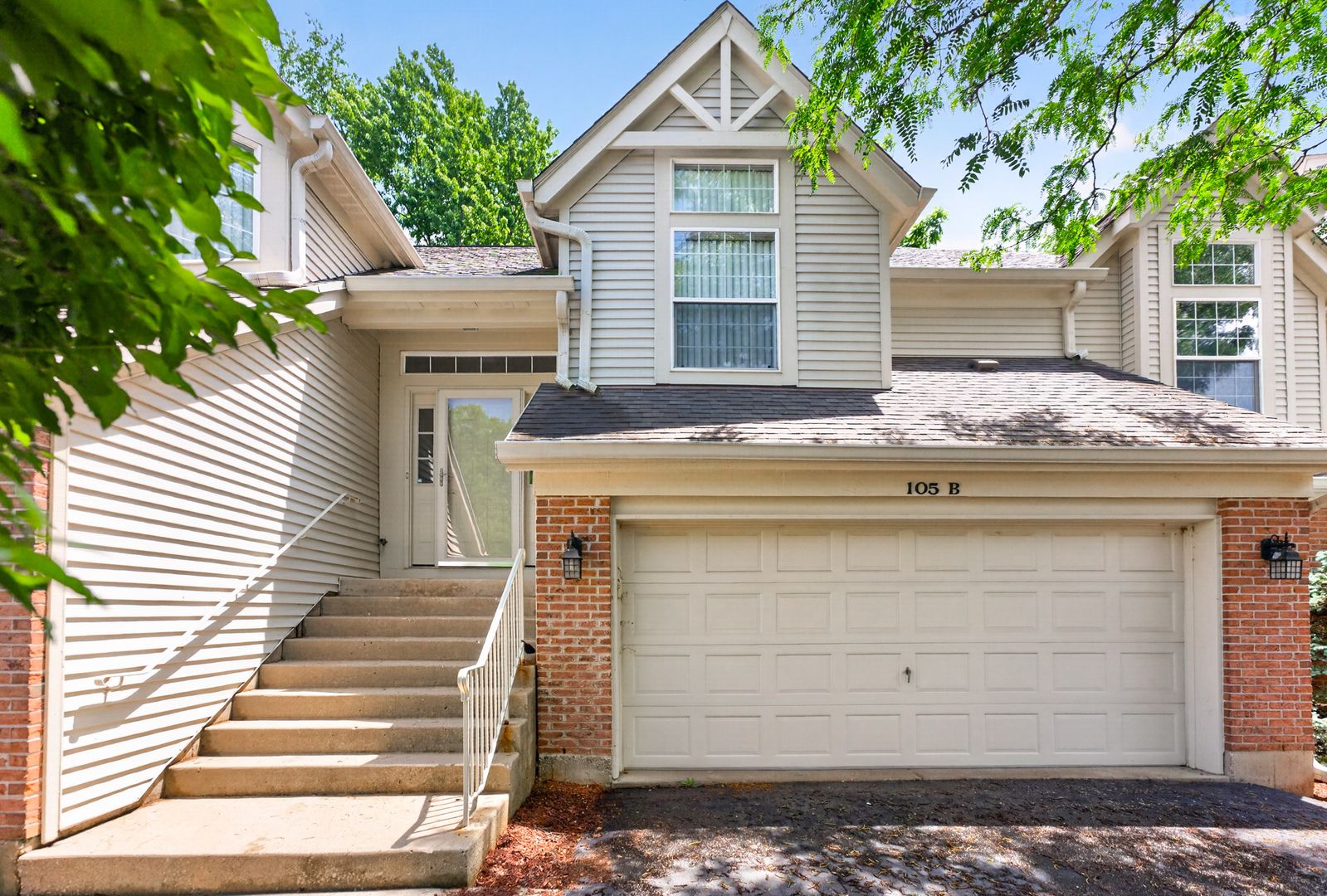 105 Ione Drive #B — South Elgin, IL 60177