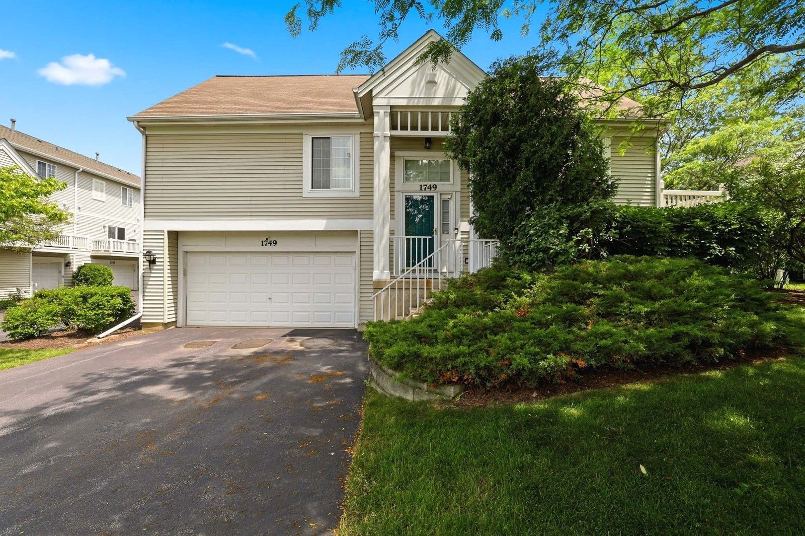 1749 Avalon Court — Glendale Heights, IL 60139