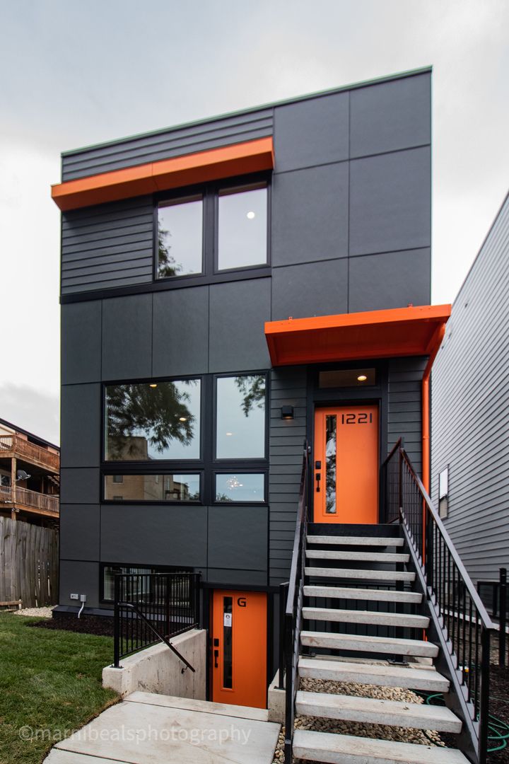 1221 E Marquette Road — Chicago, IL 60637