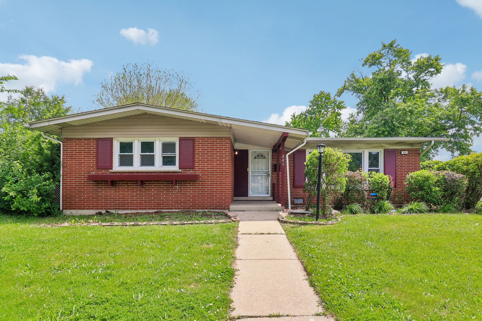840 W Arquilla Drive — Glenwood, IL 60425