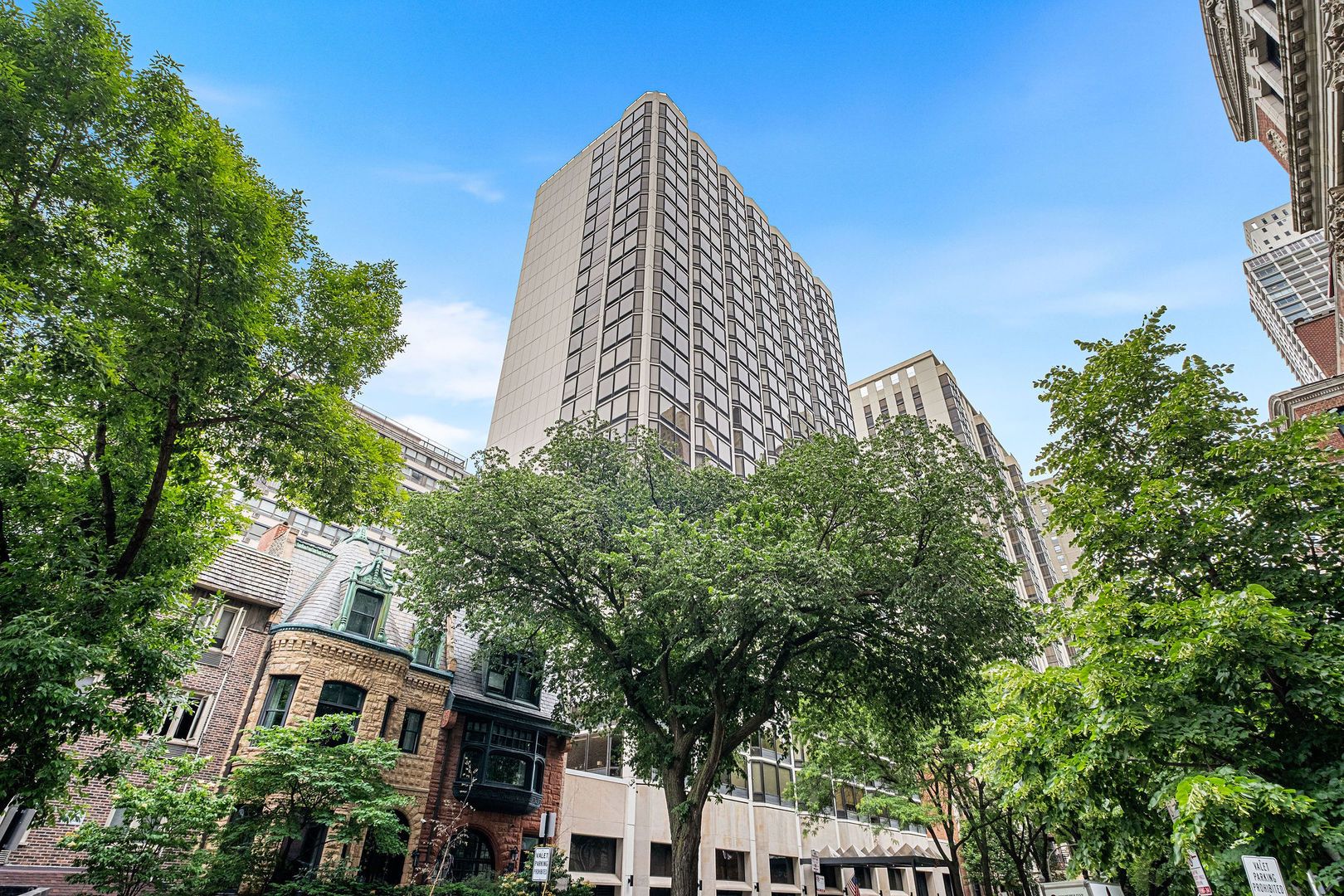 50 E Bellevue Place #1506 — Chicago, IL 60611