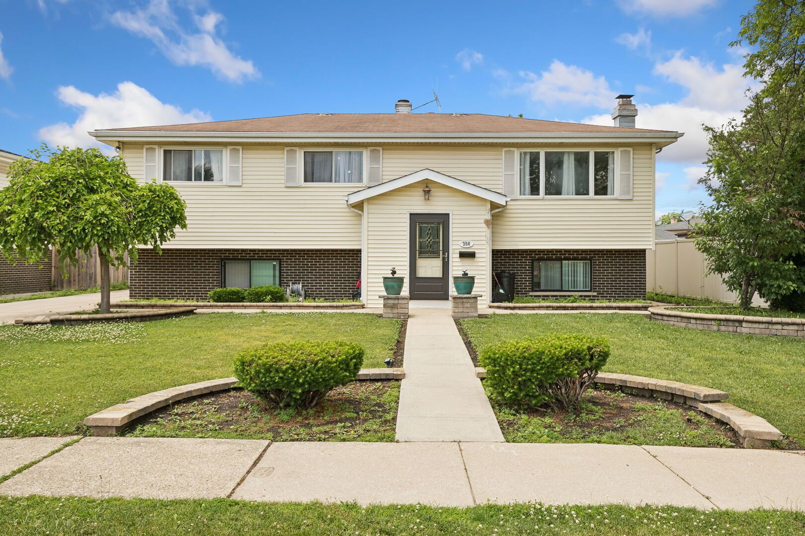 356 W Park Avenue — Addison, IL 60101