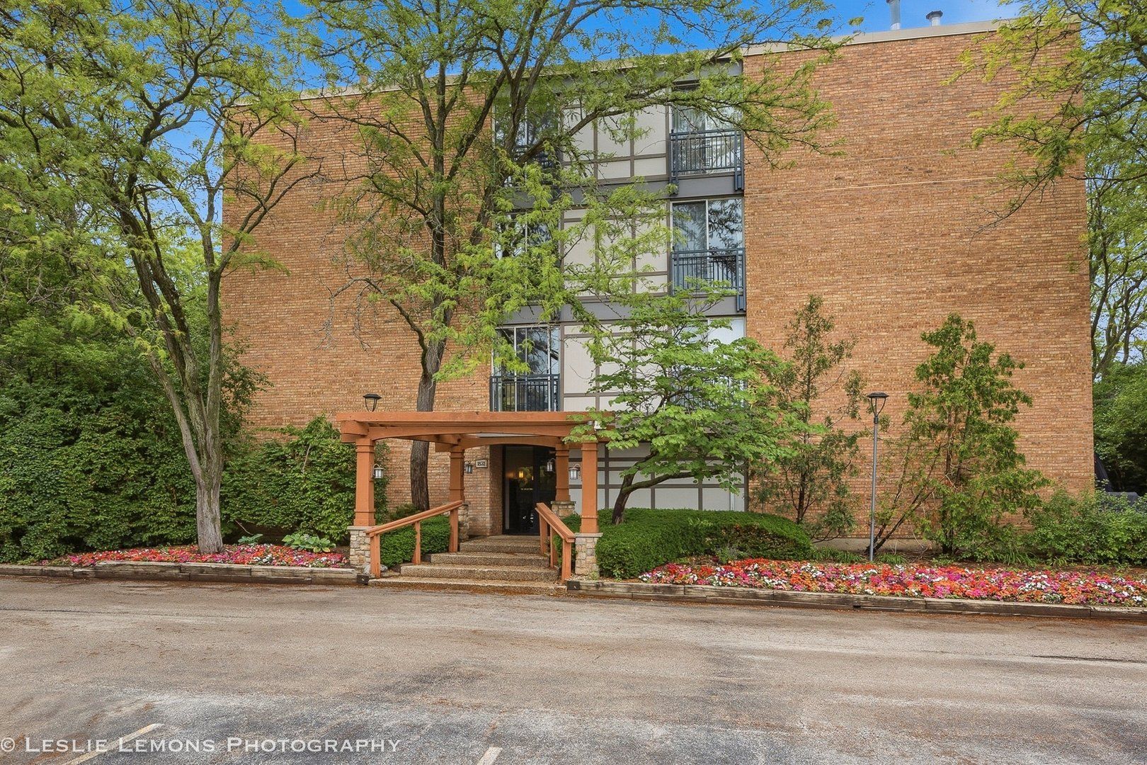 1833 Four Lakes Avenue #3M — Lisle, IL 60532