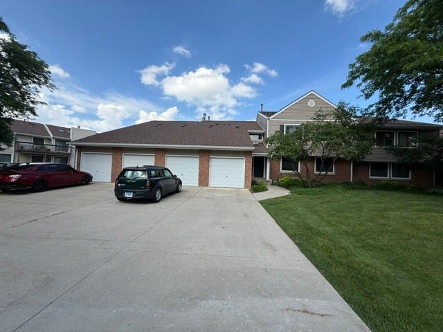 232 Winding Oak Lane #25 — Buffalo Grove, IL 60089