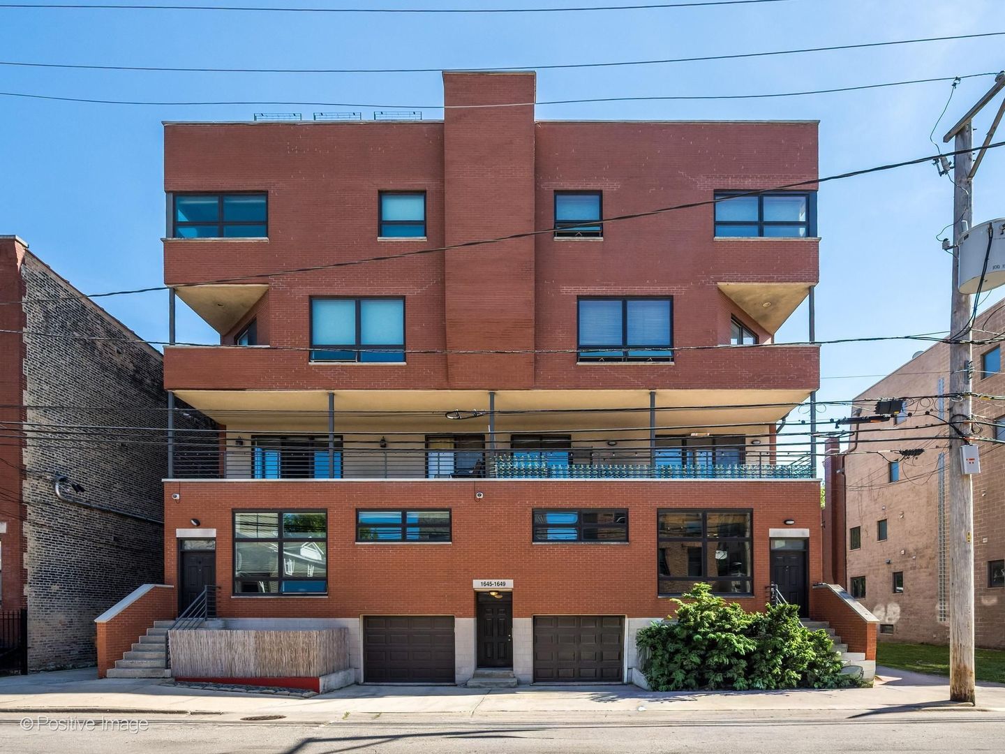 1649 W Ontario Street #1W — Chicago, IL 60622