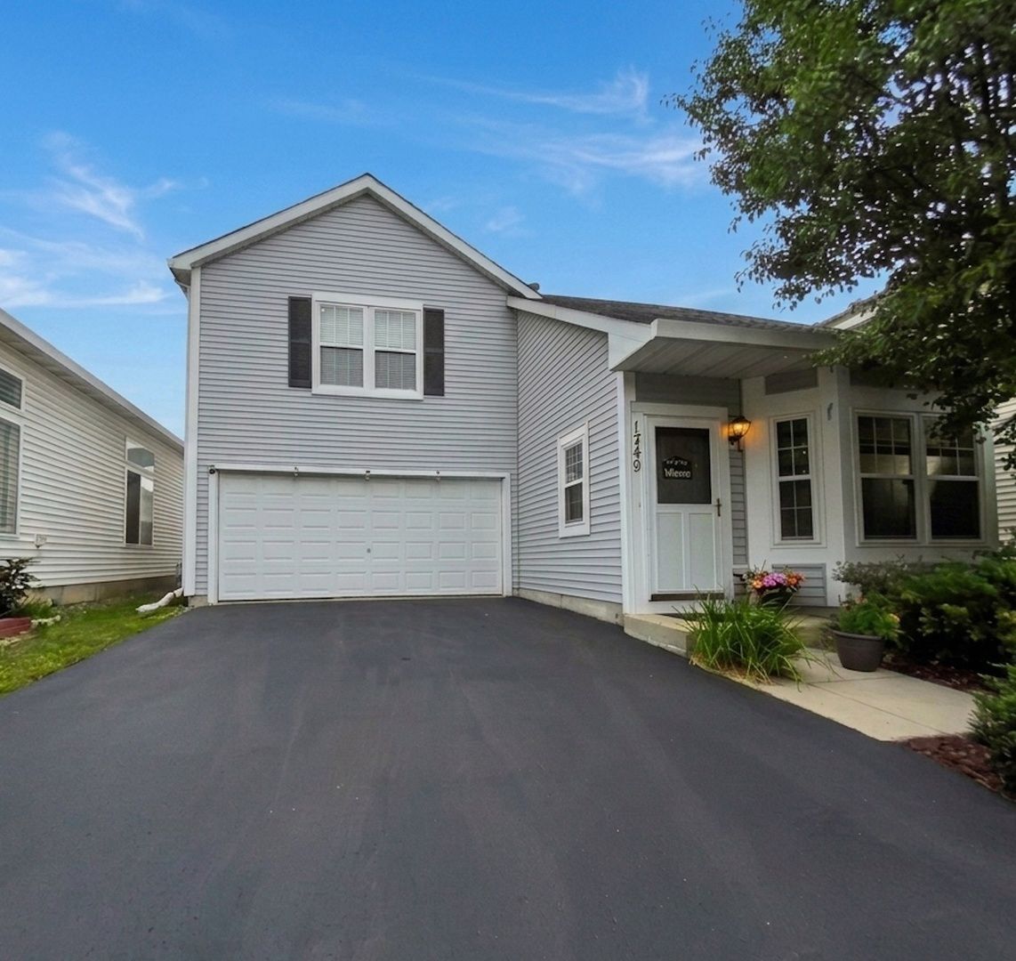 1748 Hazelnut Lane — Aurora, IL 60504