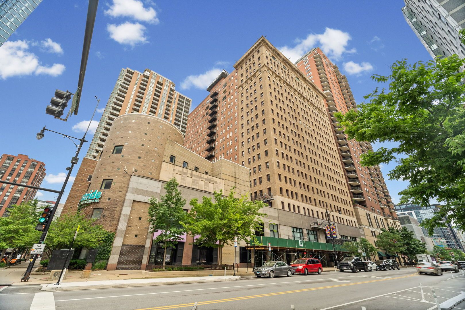 40 E 9th Street #1907 — Chicago, IL 60605