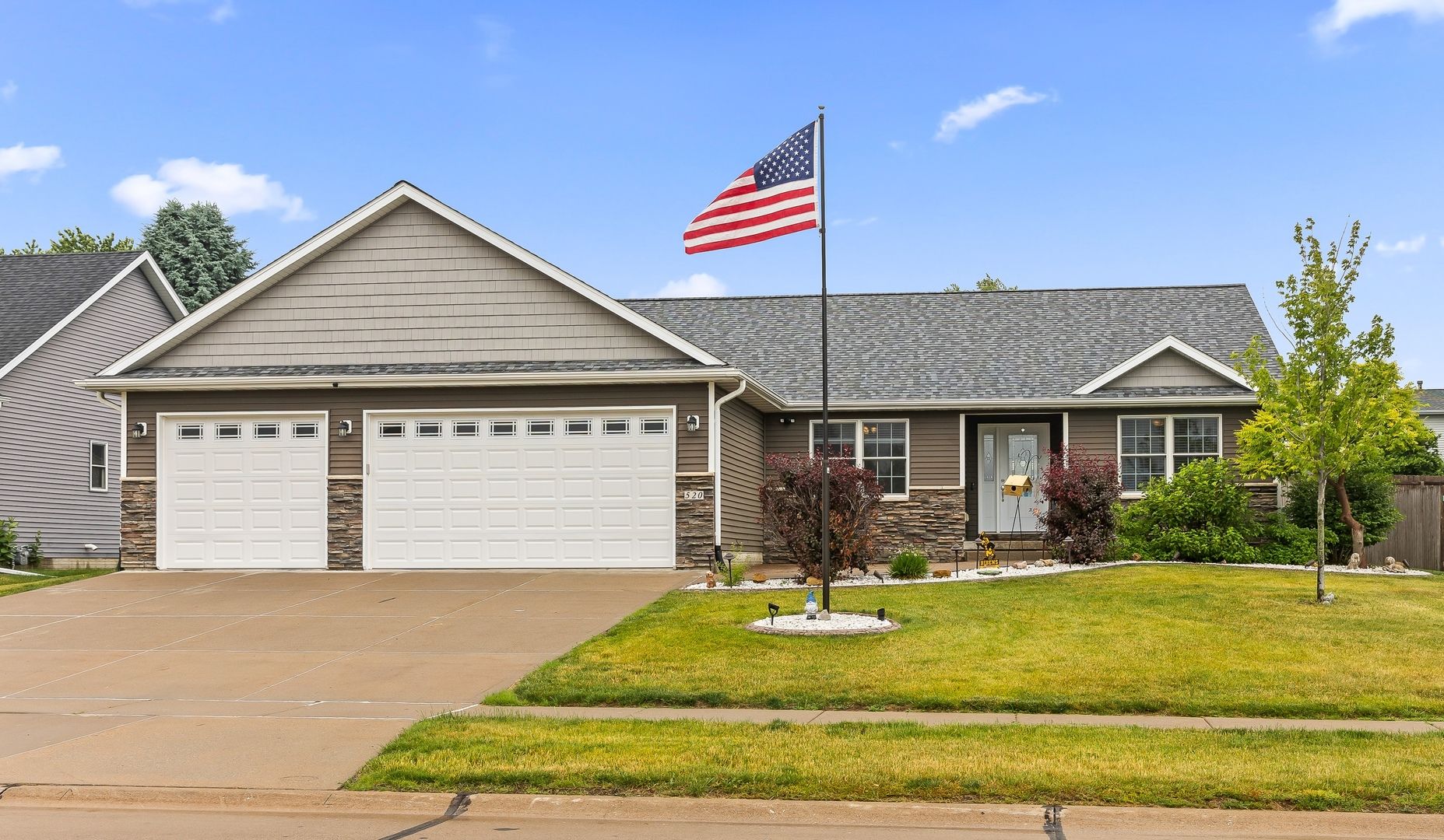 520 Pinehurst Drive — Eldridge, IA 52748
