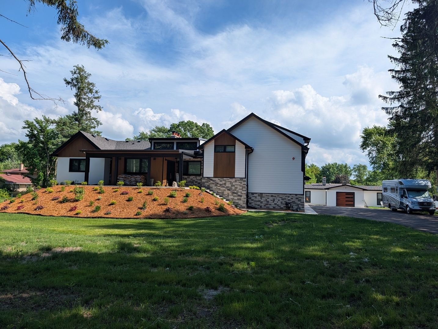 675 W Gilbert Road — Palatine, IL 60067
