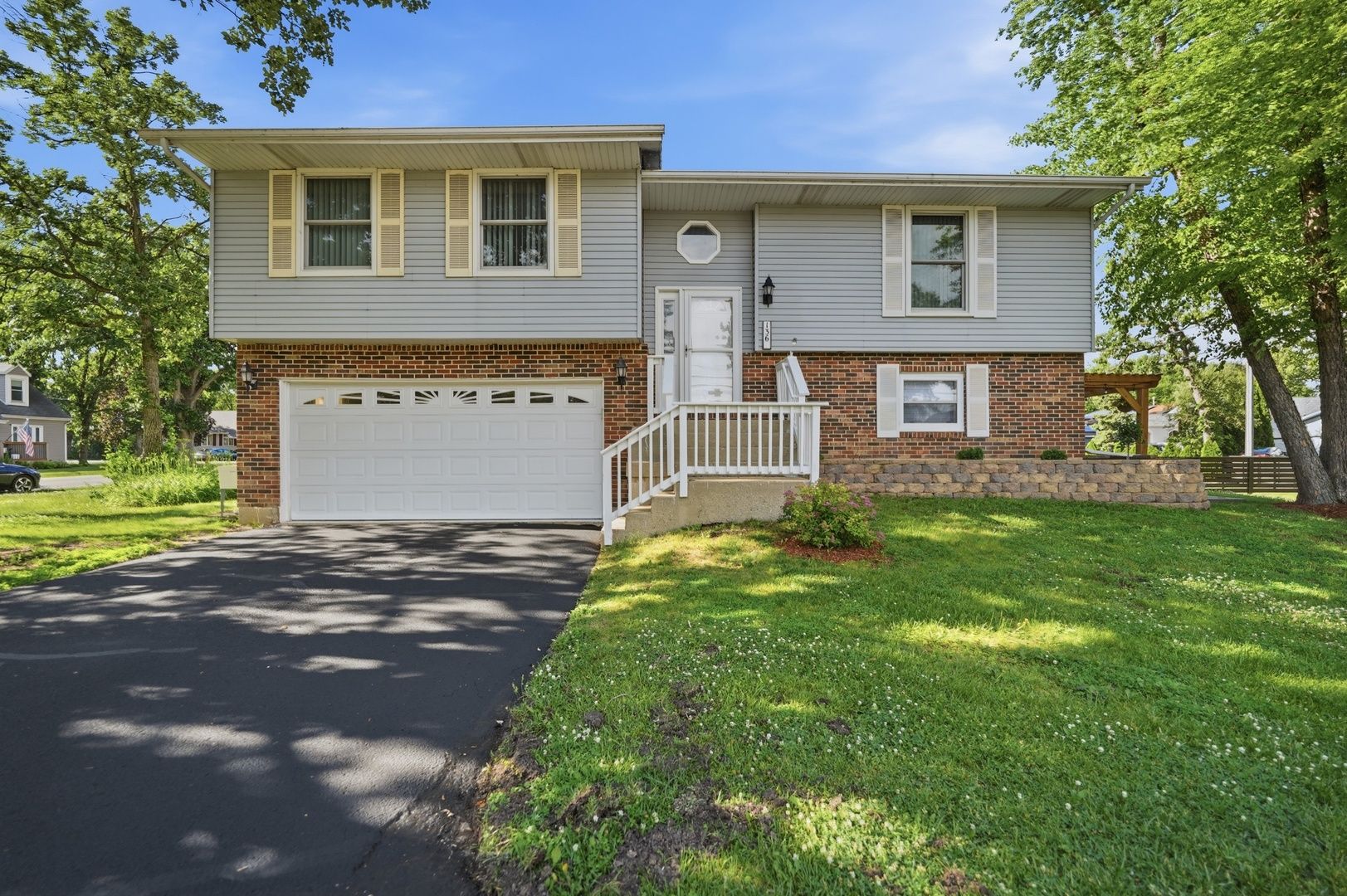 136 edgewater Drive — Crystal Lake, IL 60014