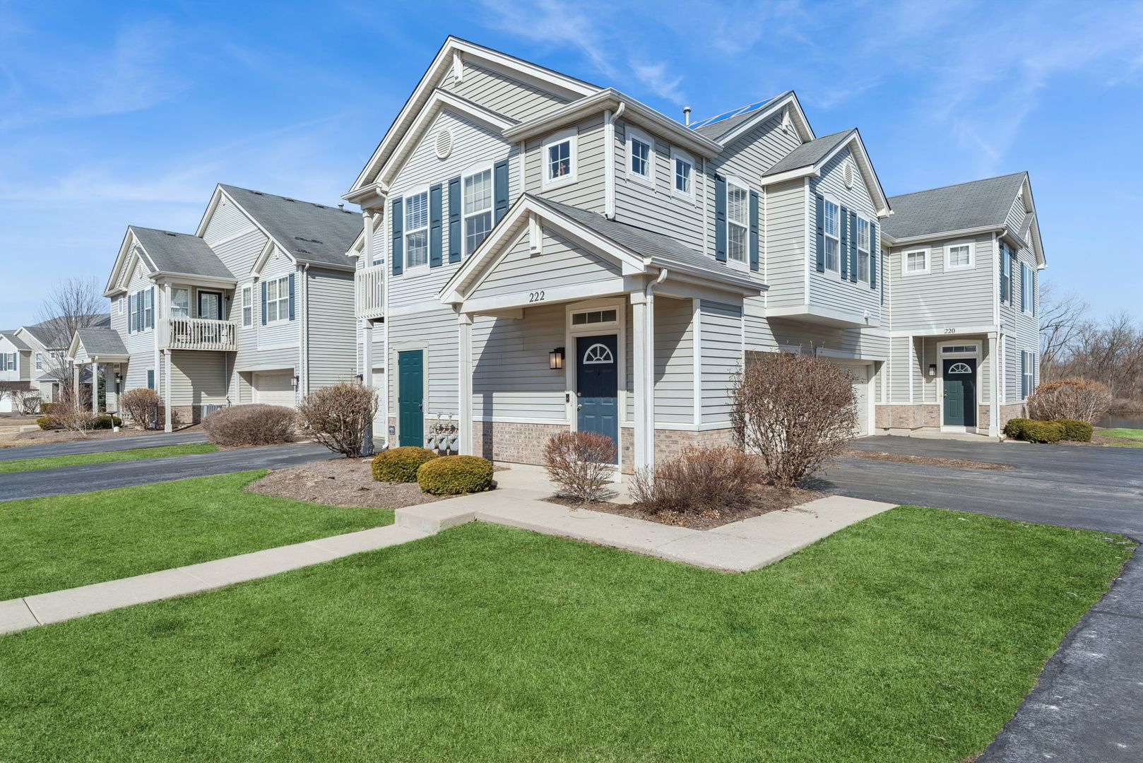 222 Bakers Drive W #222 — Lakemoor, IL 60051