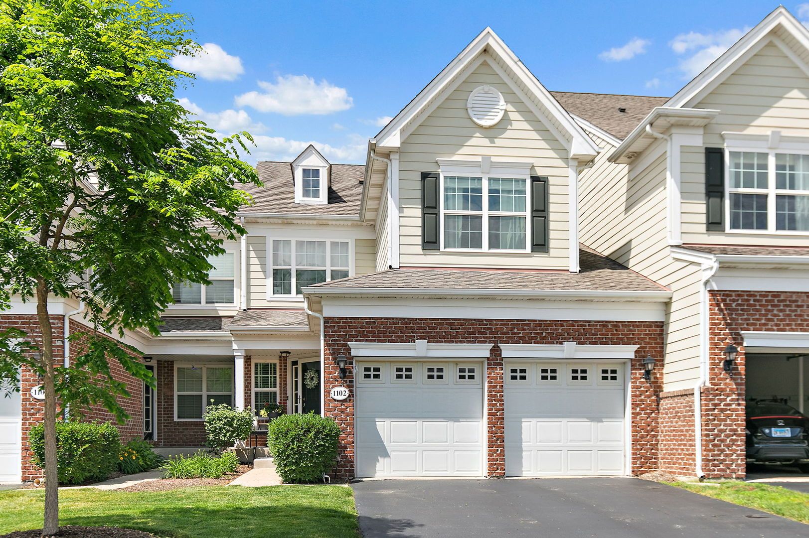 1102 Pine Valley Court — Elgin, IL 60124