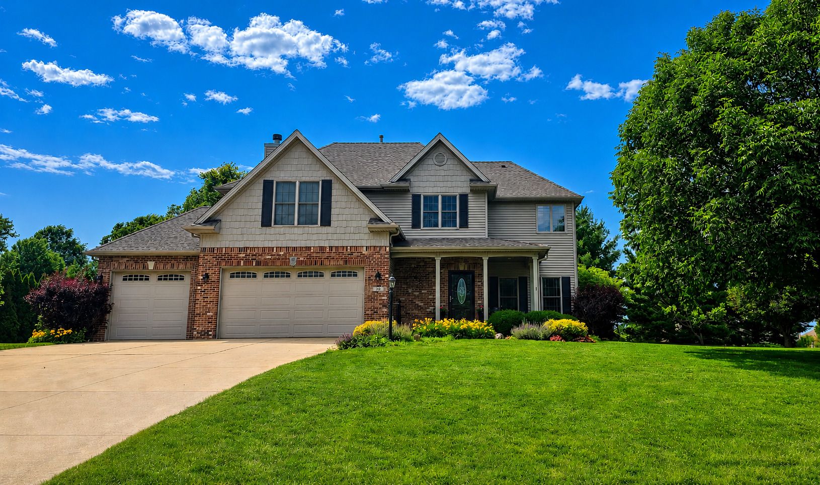 30 Long Grove Drive — Monticello, IL 61856