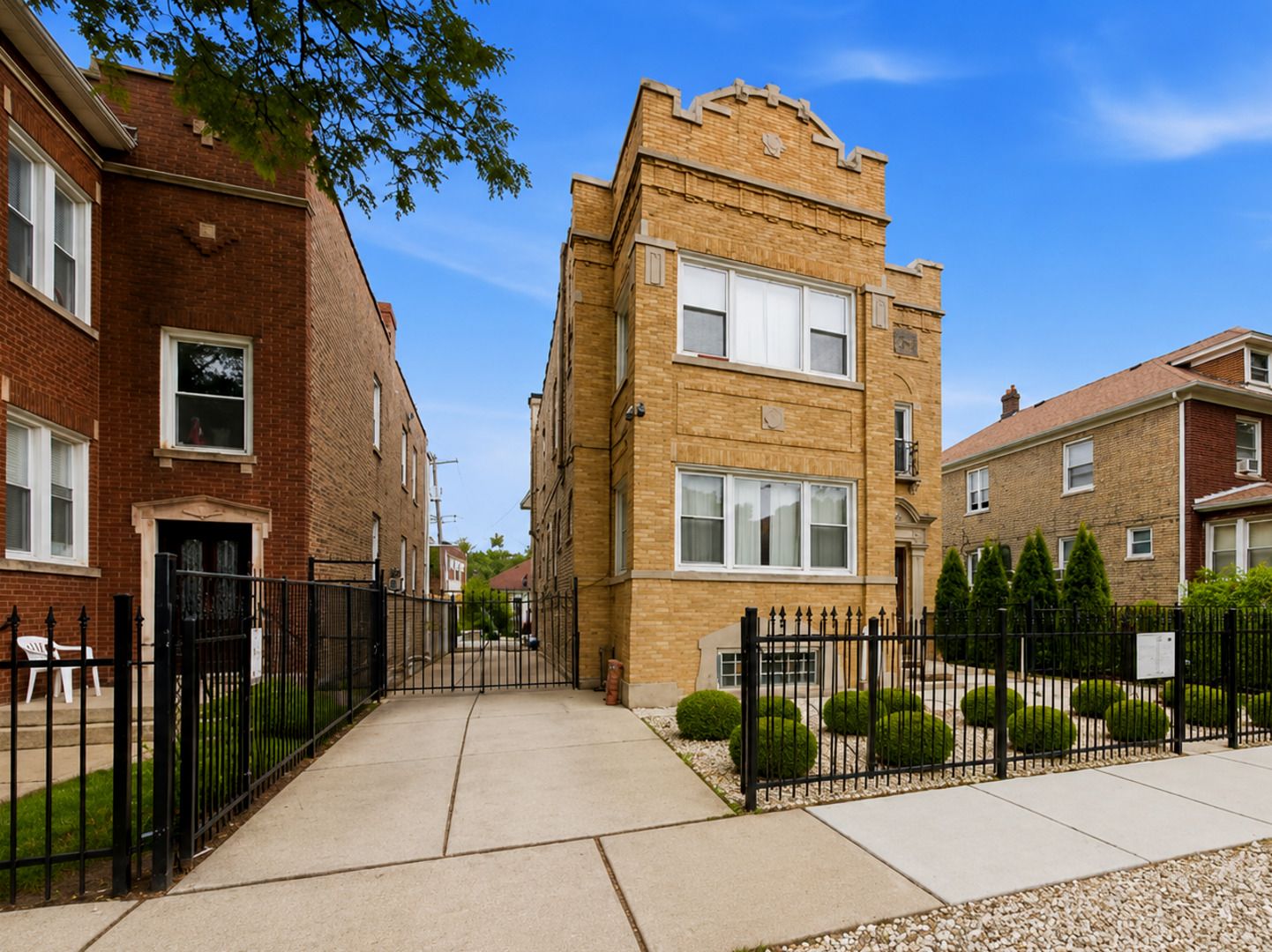 3128 N Keating Avenue — Chicago, IL 60641