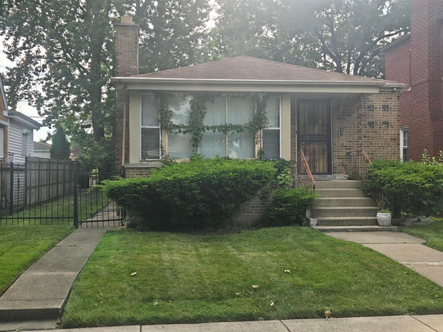 10928 S Parnell Avenue — Chicago, IL 60628
