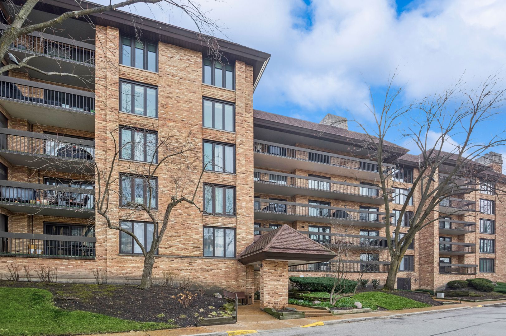 1671 Mission Hills Road #S404 — Northbrook, IL 60062