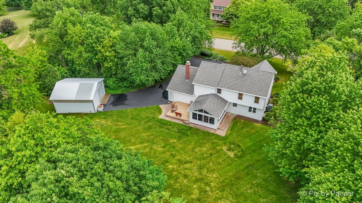 9901 Fox Bluff Lane — Spring Grove, IL 60081