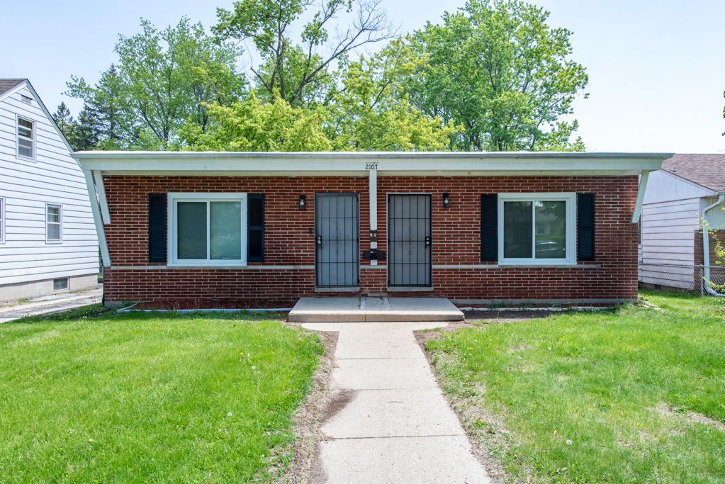 2107 Elim Avenue — Zion, IL 60099
