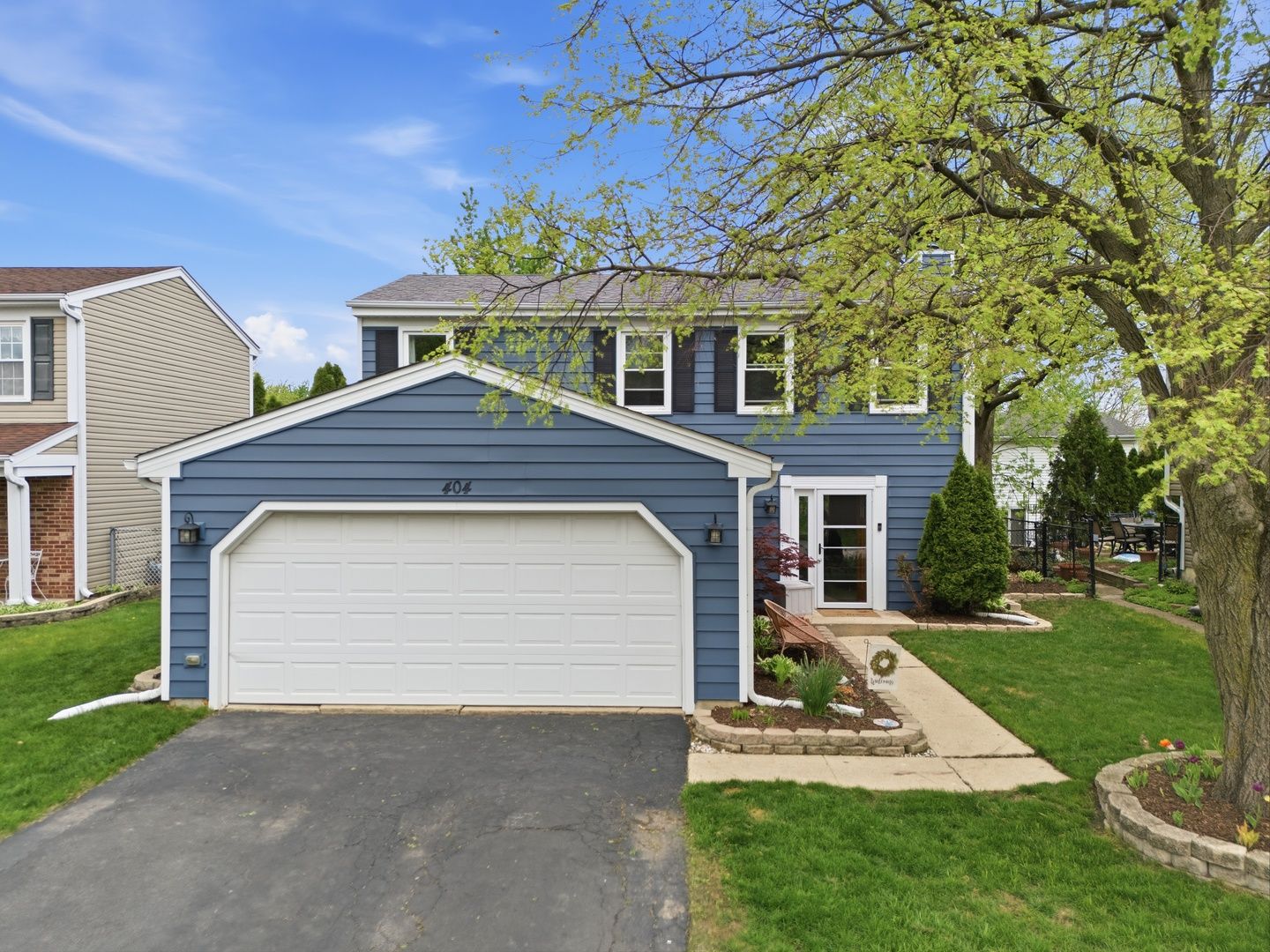 404 Dover Drive — Roselle, IL 60172