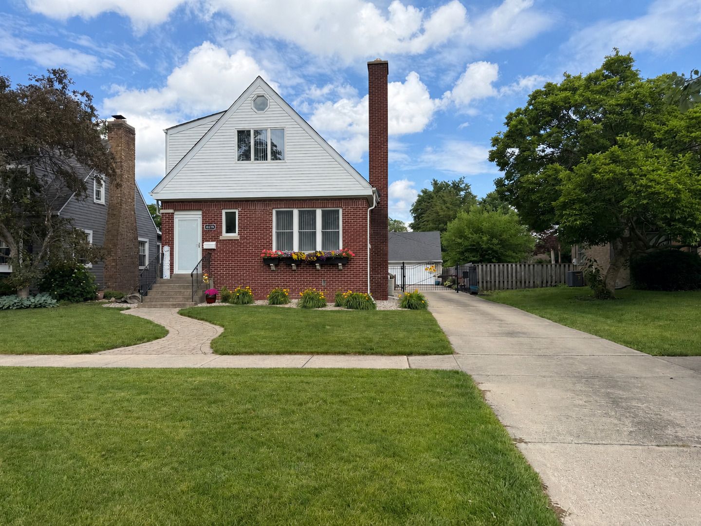 8039 Forest Avenue — Munster, IN 46321