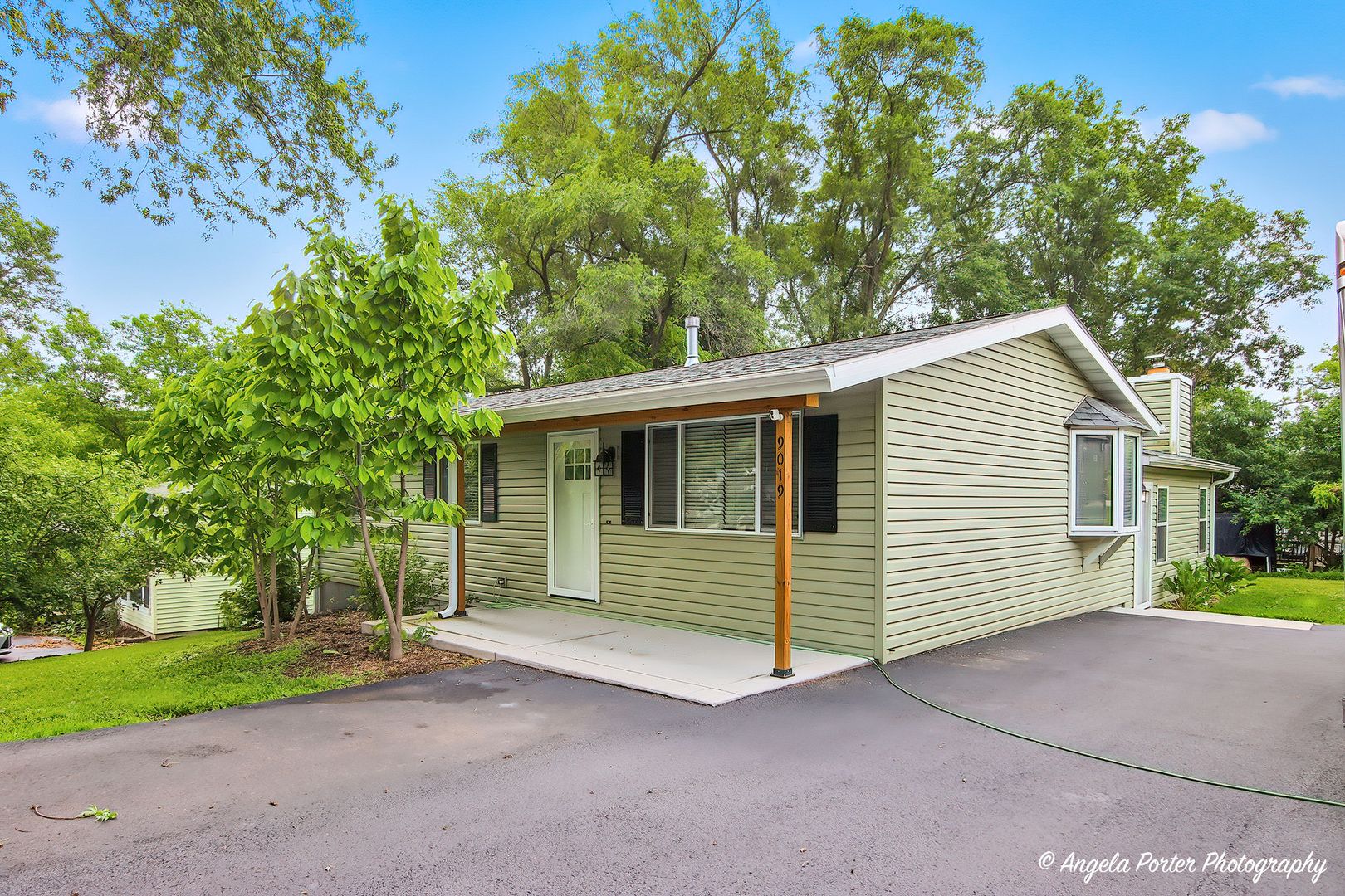 9019 Pine Avenue — Wonder Lake, IL 60097