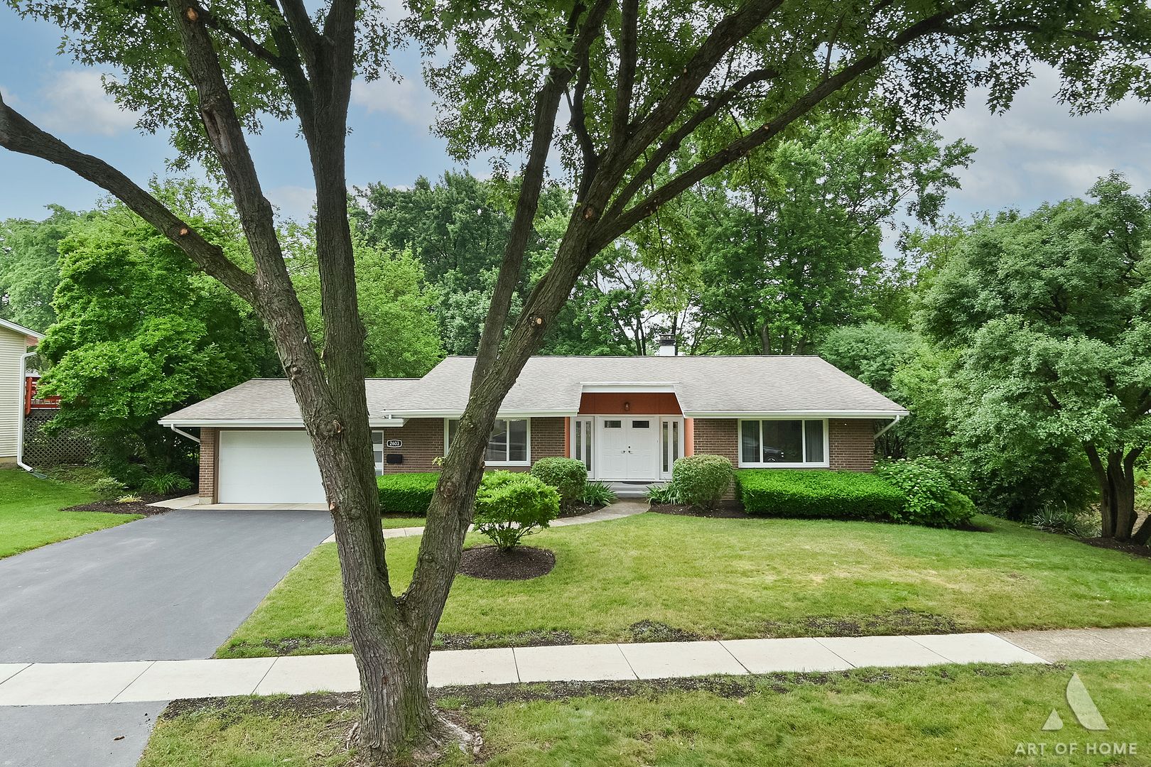 2603 Jackson Drive — Woodridge, IL 60517