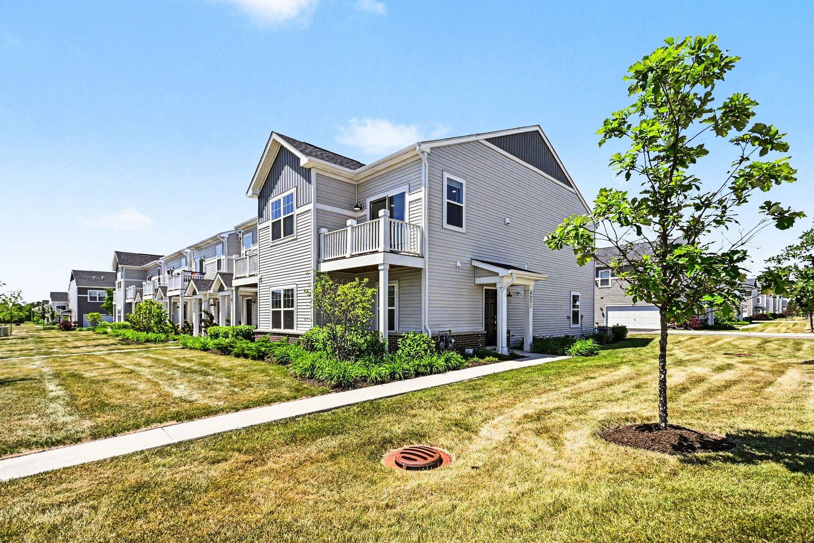4271 Chelsea Manor Circle — Aurora, IL 60504