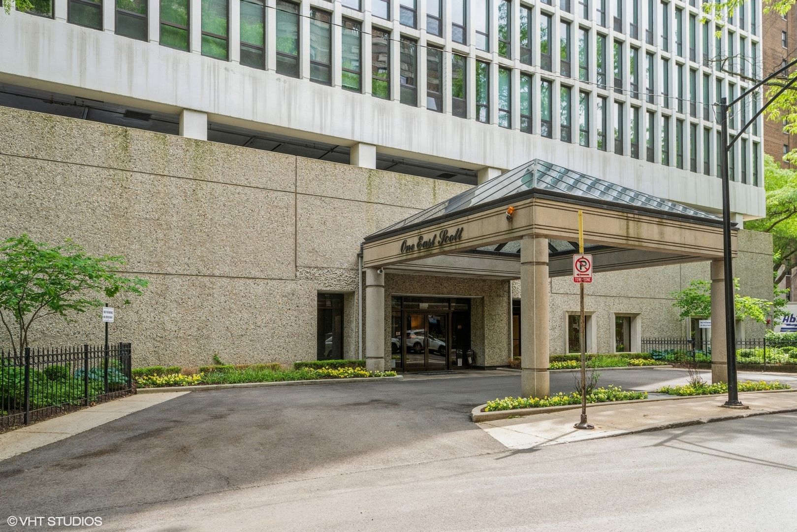 1 E Scott Street #1412 — Chicago, IL 60610