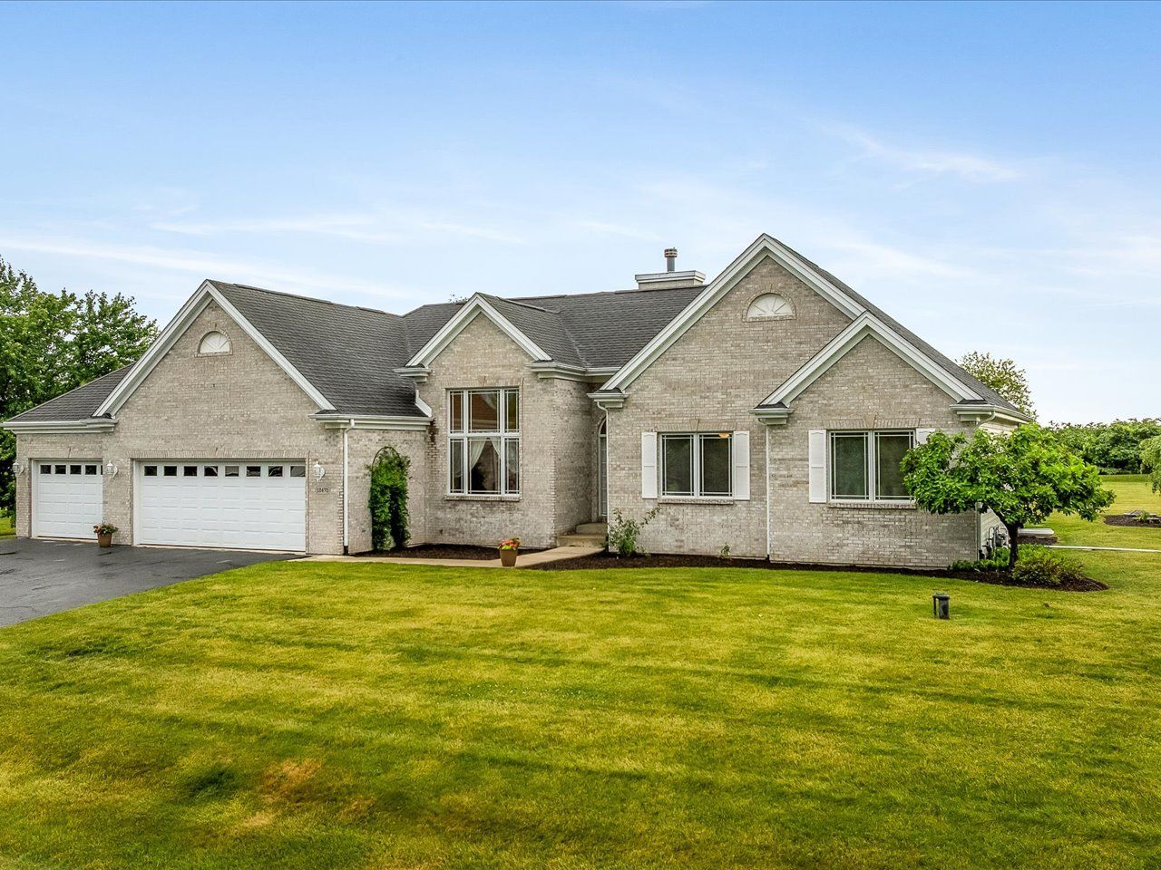 12470 ARROWWOOD Lane — Belvidere, IL 61008