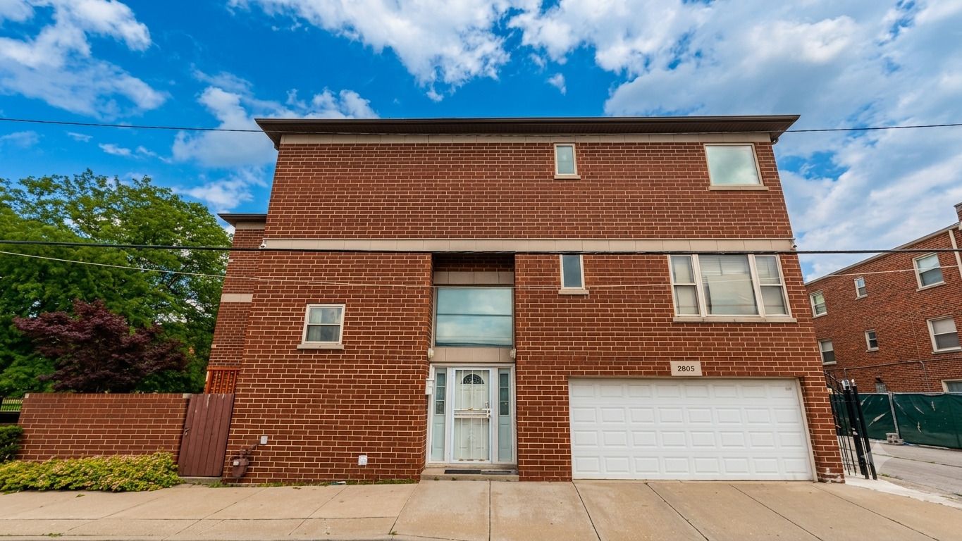 2805 S Stewart Avenue — Chicago, IL 60616